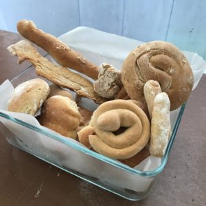 Panini e grissini fatti dai bambini