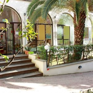 L'asilo visto dal cortile
