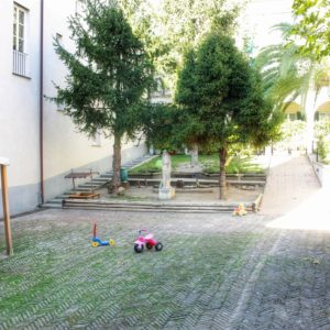 Il cortile della The Green School