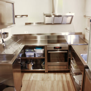 Fotografia della cucina della Green School