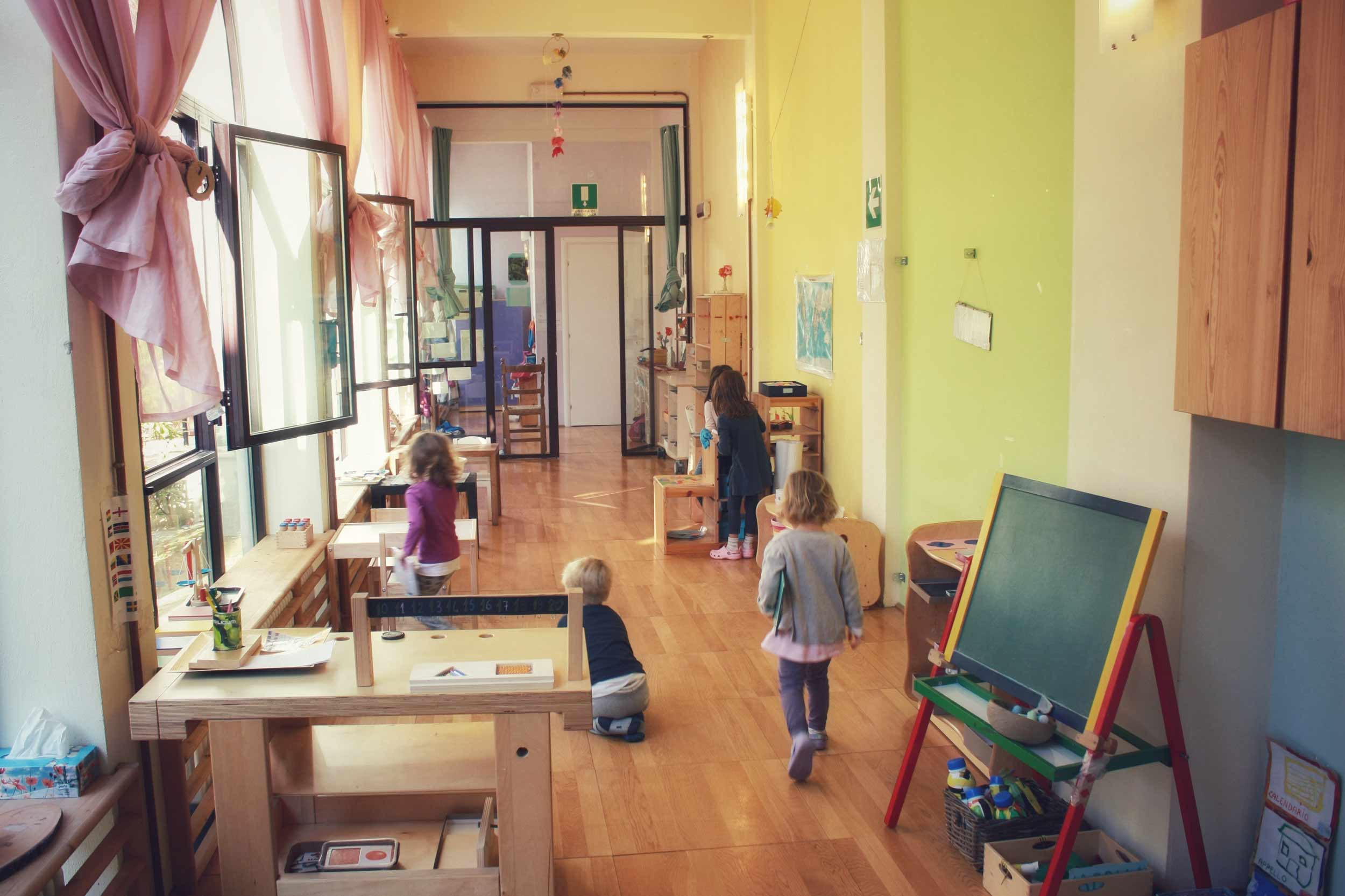 L'interno della scuola materna The Green School